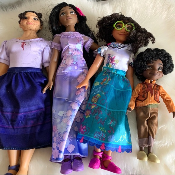 Disney Encanto 4 Pc Doll Set Mirabel, Isabela, Luisa and Antonio - Picture 5 of 9